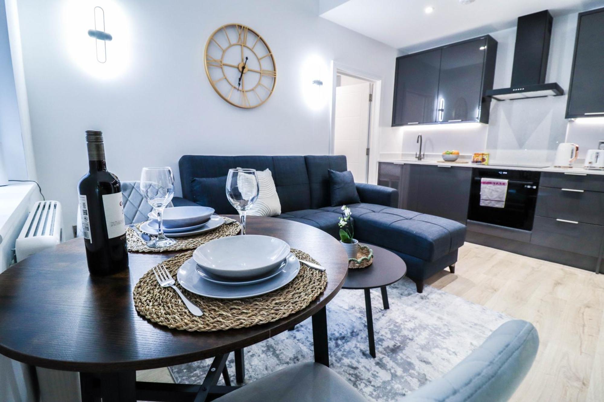 Modern 1-Bed Apartment In Buckinghamshire With Free Wifi, Parking & Garden High Wycombe Zewnętrze zdjęcie