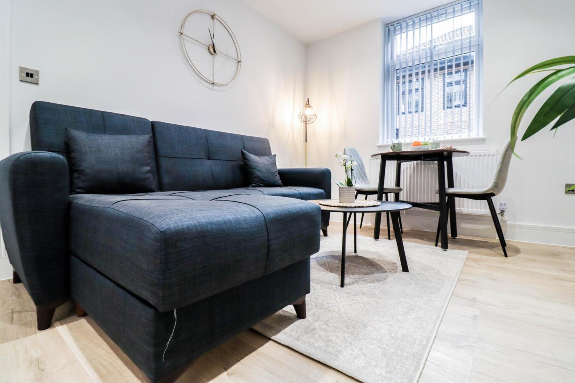 Modern 1-Bed Apartment In Buckinghamshire With Free Wifi, Parking & Garden High Wycombe Zewnętrze zdjęcie