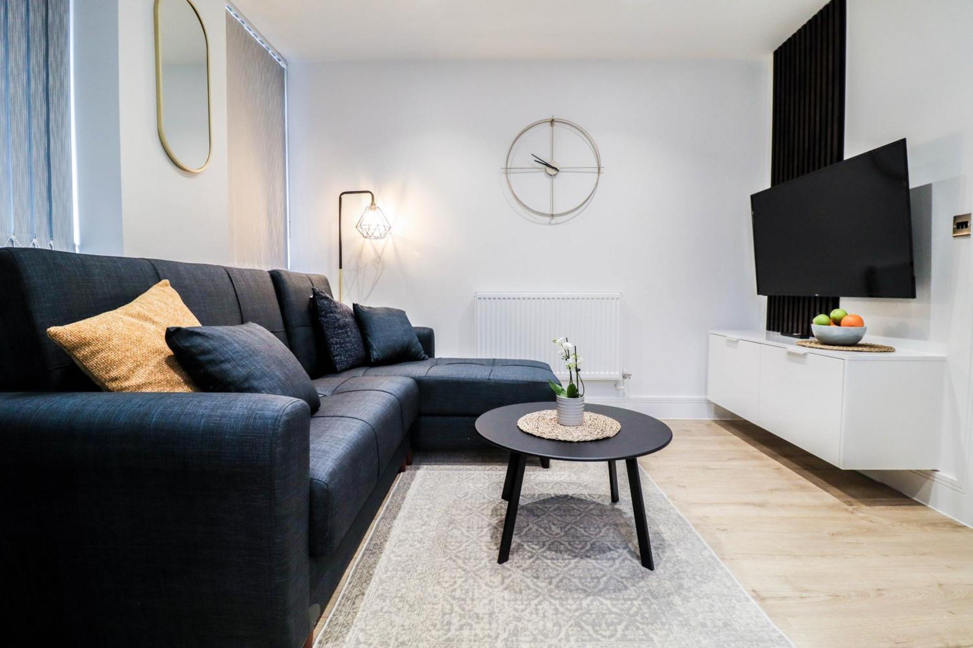 Modern 1-Bed Apartment In Buckinghamshire With Free Wifi, Parking & Garden High Wycombe Zewnętrze zdjęcie