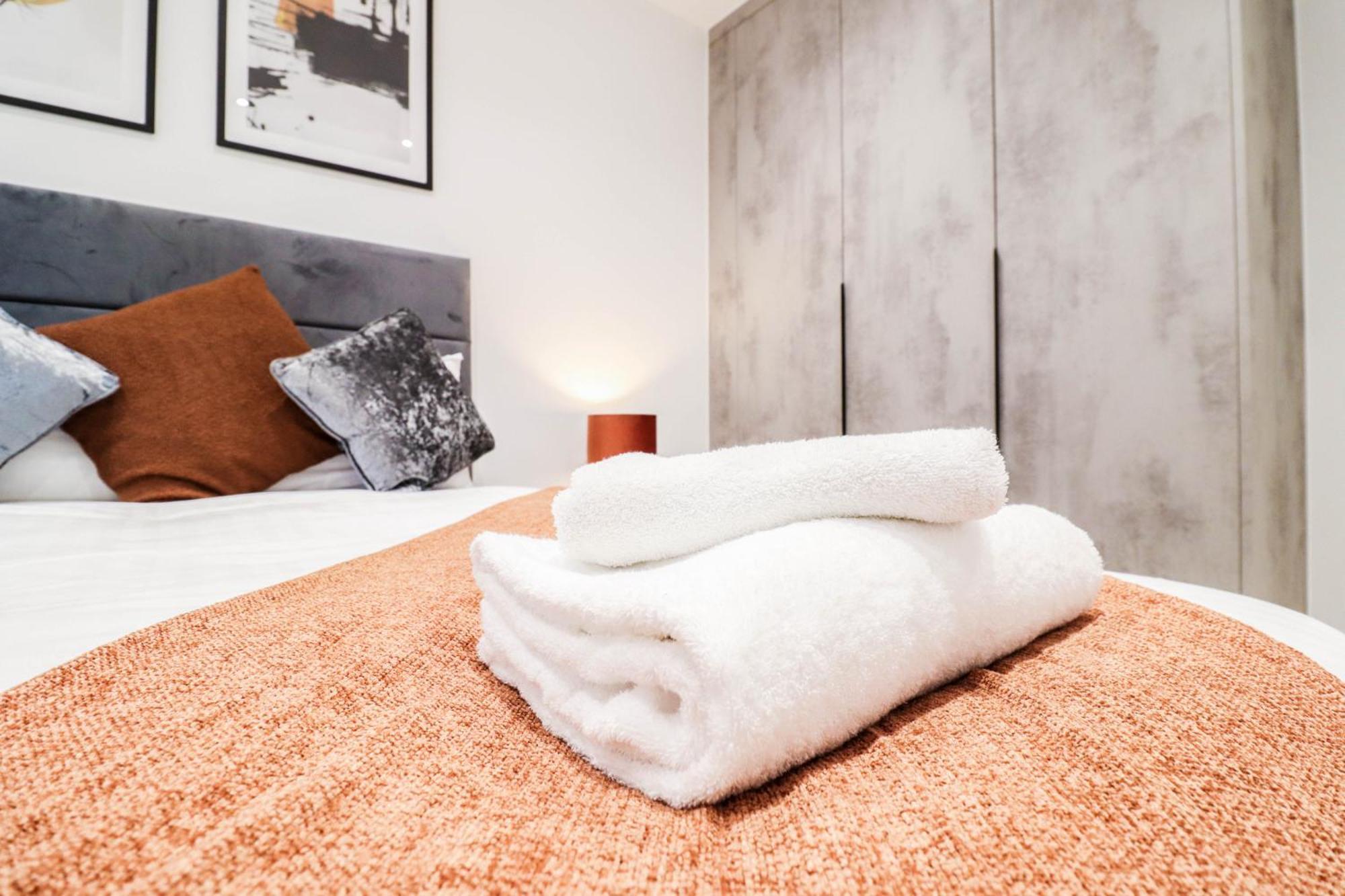 Modern 1-Bed Apartment In Buckinghamshire With Free Wifi, Parking & Garden High Wycombe Zewnętrze zdjęcie