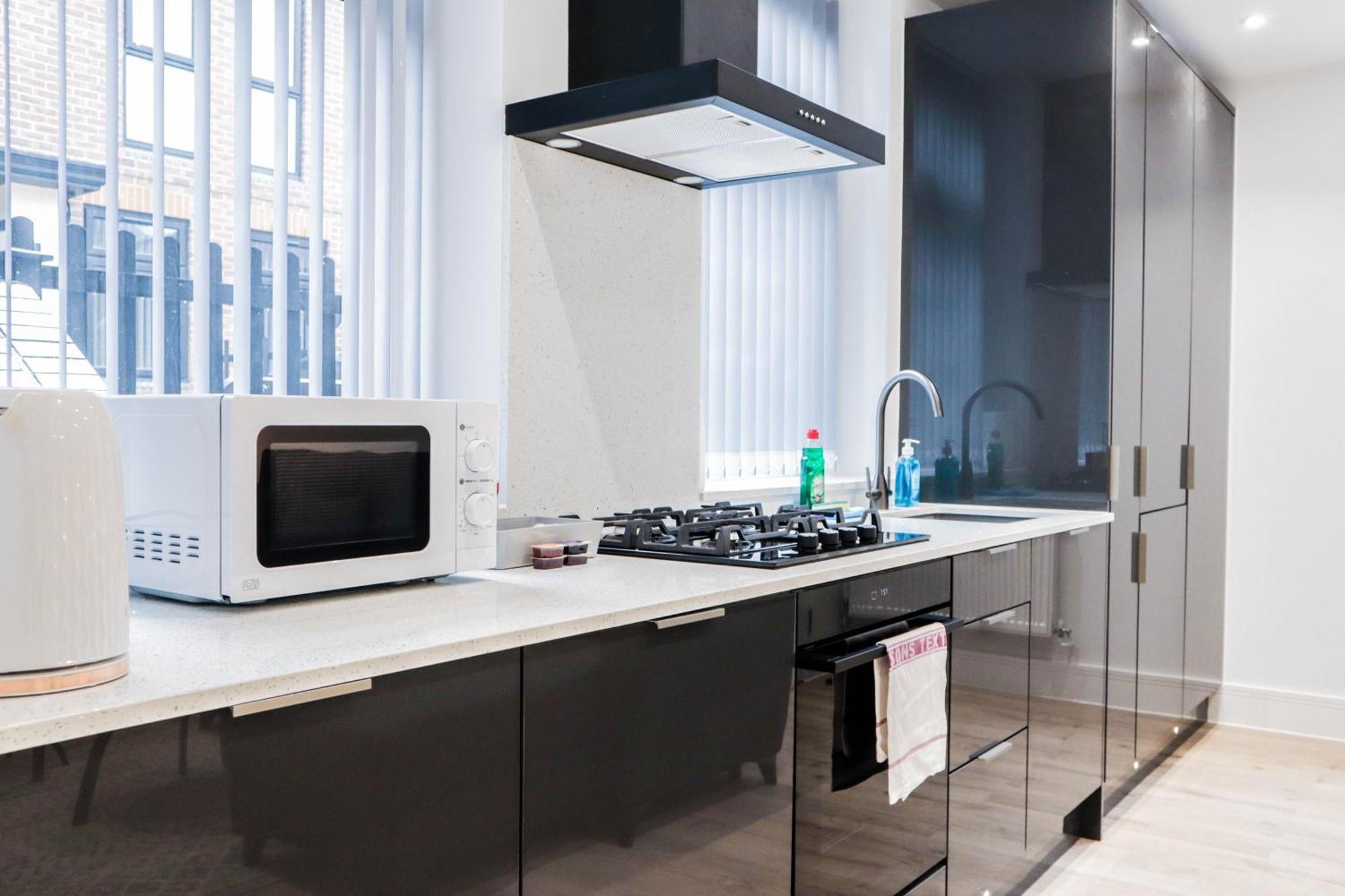 Modern 1-Bed Apartment In Buckinghamshire With Free Wifi, Parking & Garden High Wycombe Zewnętrze zdjęcie