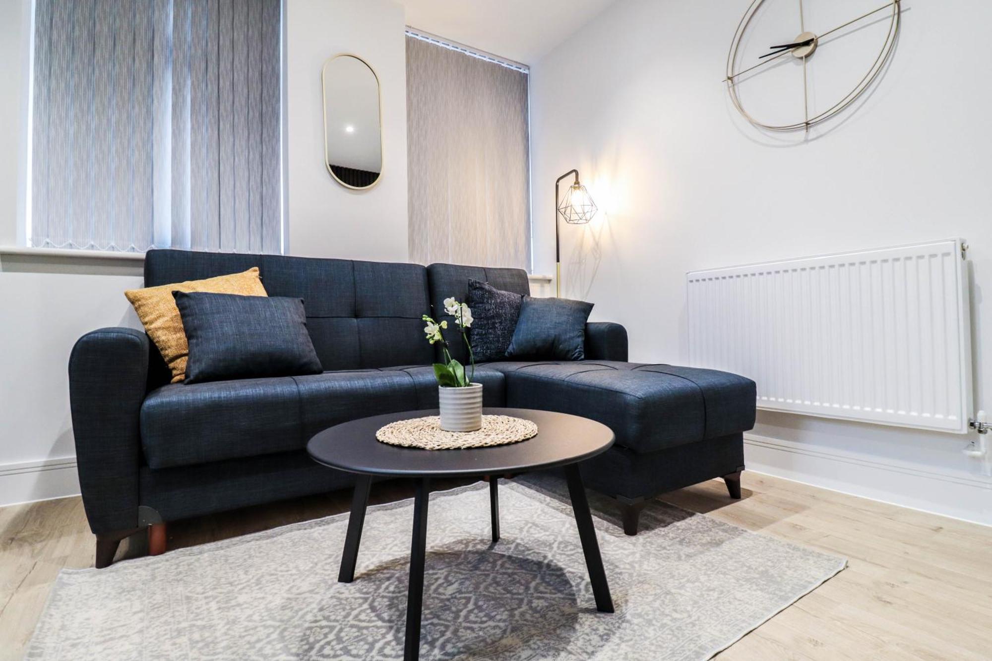 Modern 1-Bed Apartment In Buckinghamshire With Free Wifi, Parking & Garden High Wycombe Zewnętrze zdjęcie