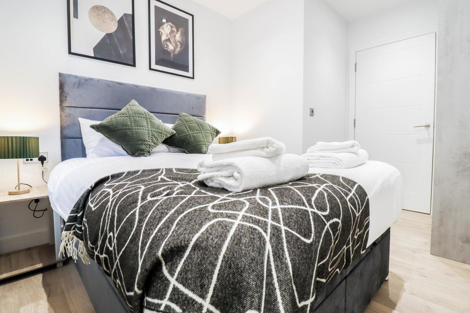 Modern 1-Bed Apartment In Buckinghamshire With Free Wifi, Parking & Garden High Wycombe Zewnętrze zdjęcie
