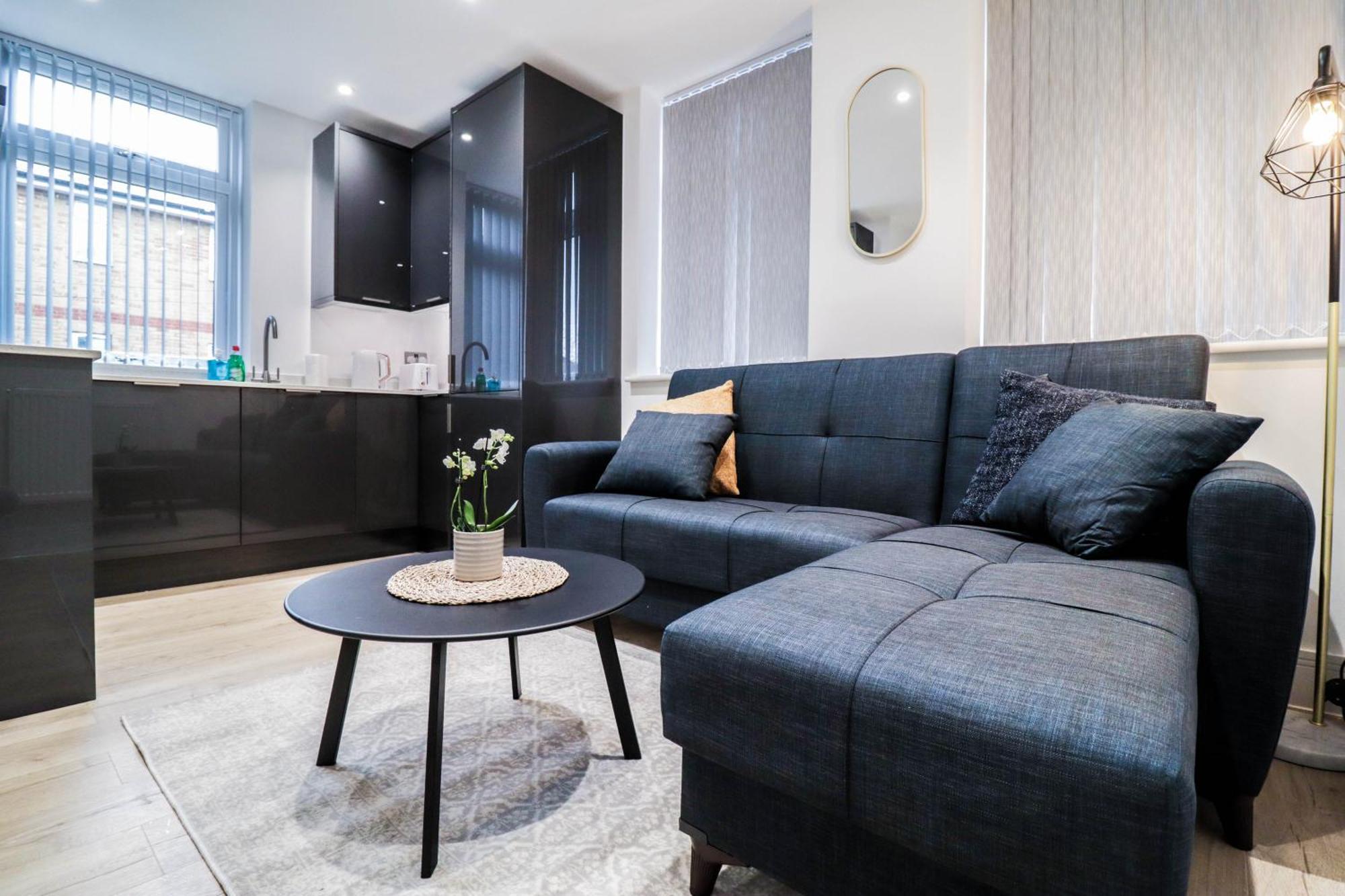 Modern 1-Bed Apartment In Buckinghamshire With Free Wifi, Parking & Garden High Wycombe Zewnętrze zdjęcie