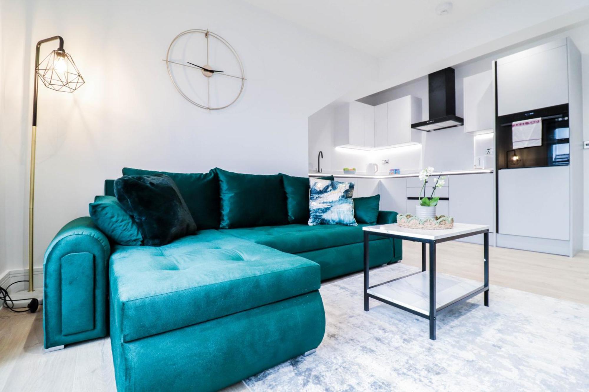 Modern 1-Bed Apartment In Buckinghamshire With Free Wifi, Parking & Garden High Wycombe Zewnętrze zdjęcie
