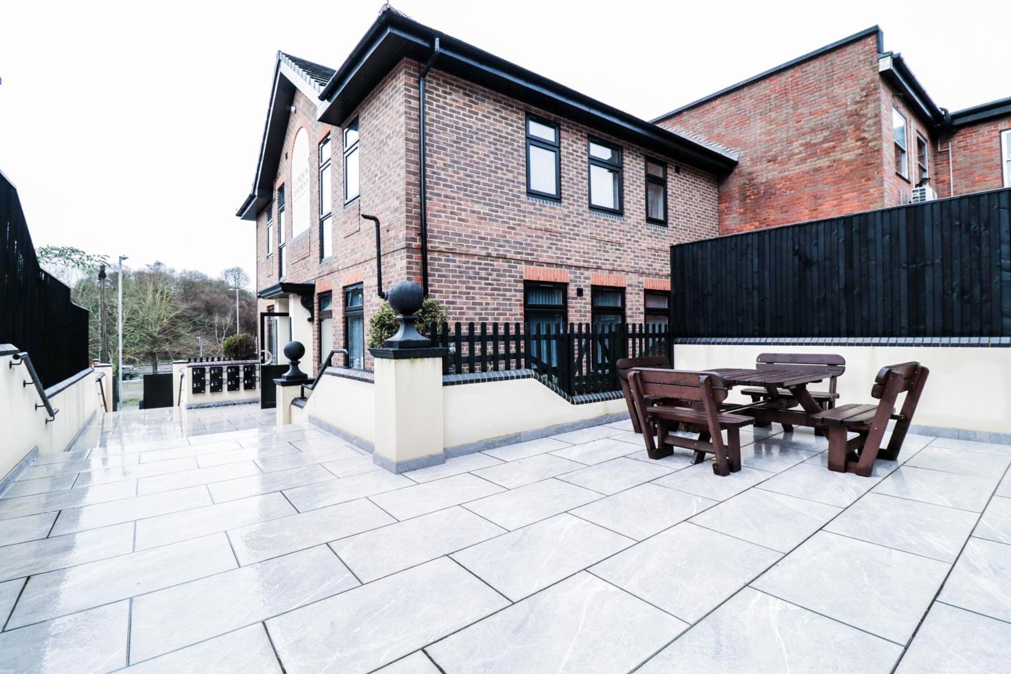 Modern 1-Bed Apartment In Buckinghamshire With Free Wifi, Parking & Garden High Wycombe Zewnętrze zdjęcie