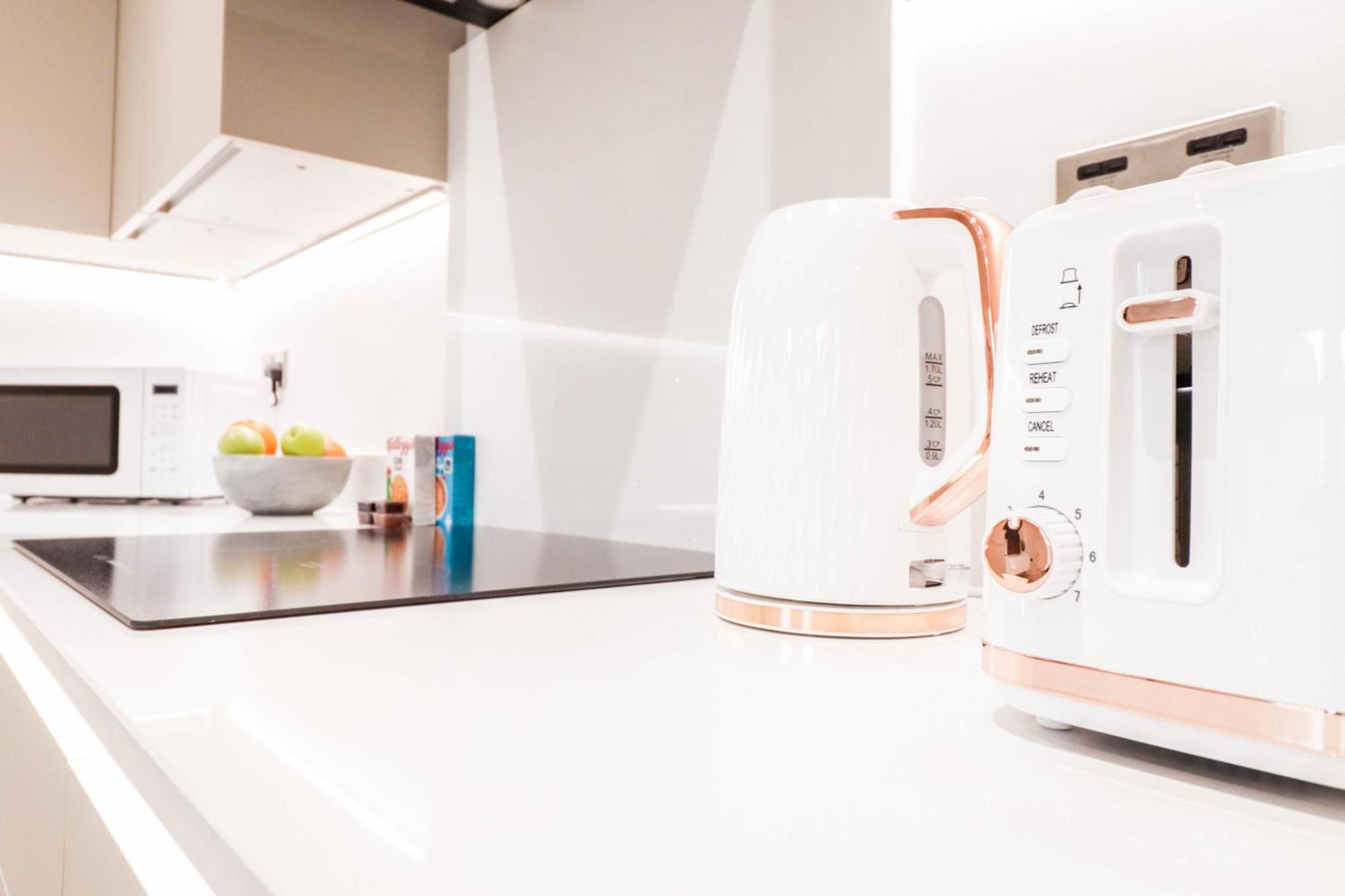 Modern 1-Bed Apartment In Buckinghamshire With Free Wifi, Parking & Garden High Wycombe Zewnętrze zdjęcie